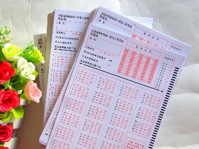 答题卡一般是什么纸质？